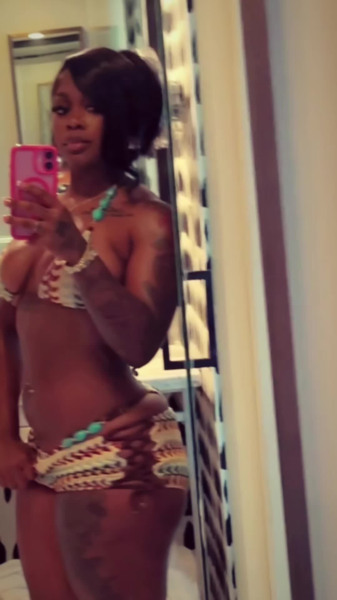 @Lexis Monique 🧸