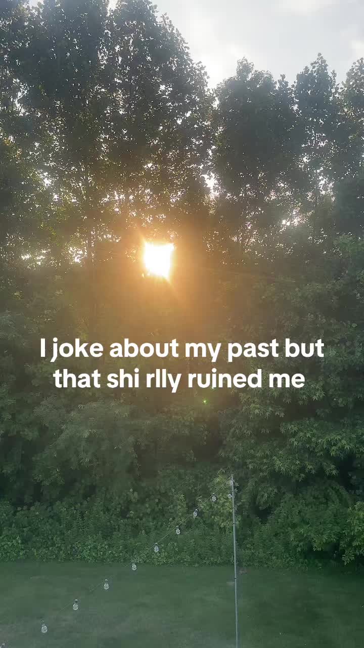 @😬