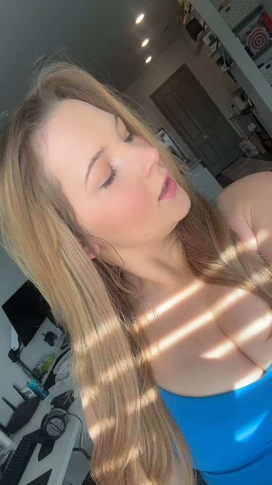 @AnneMarie
