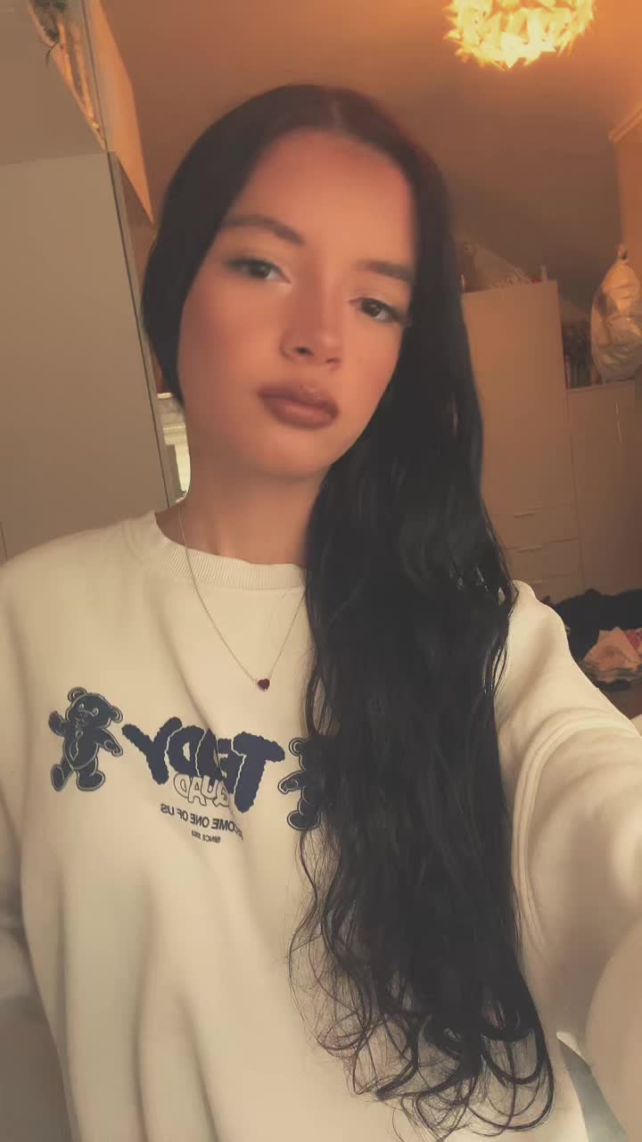 @𝐄𝐦𝐦𝐲