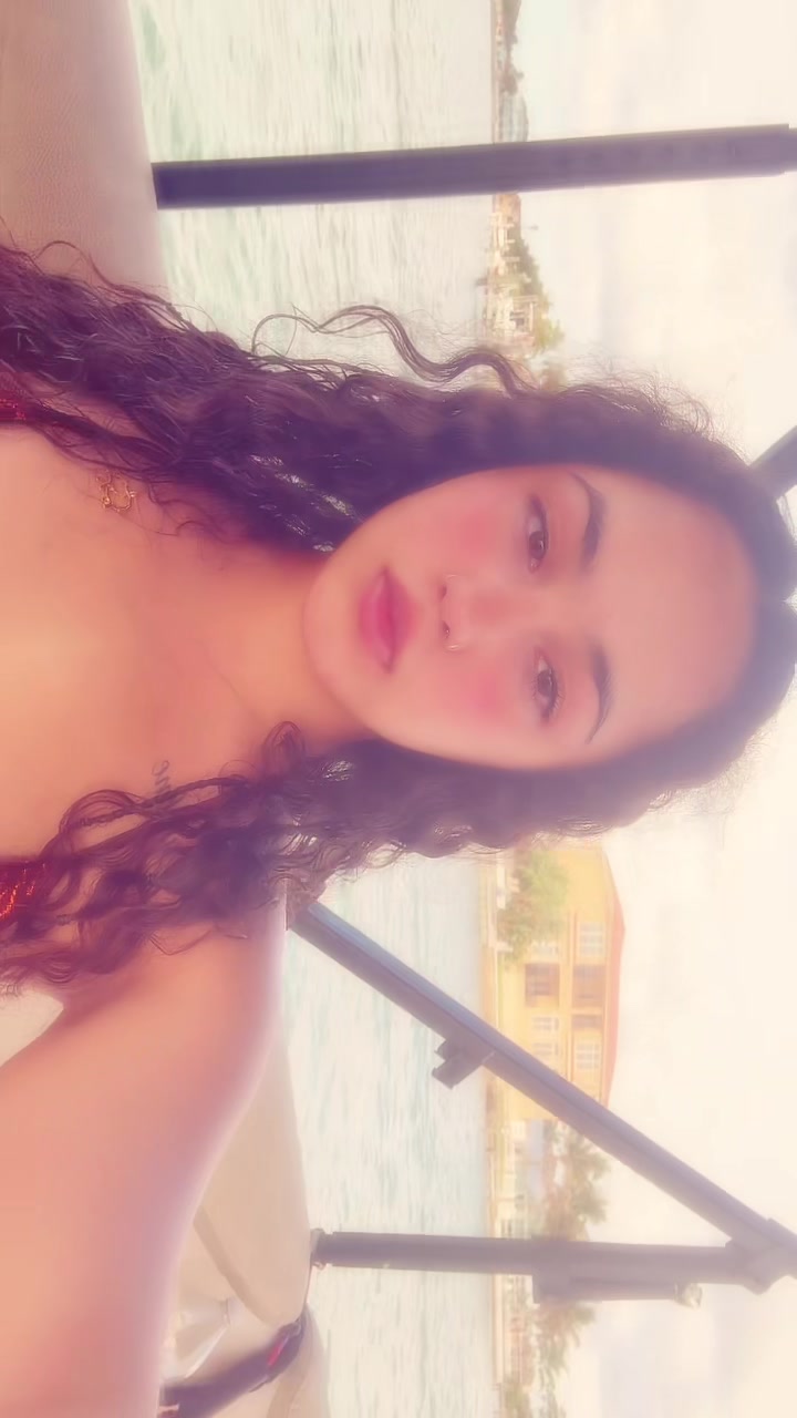@Nat brat 🤪