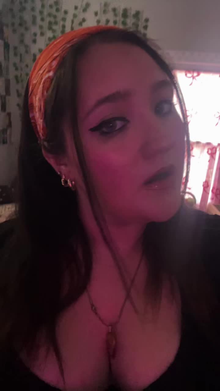 @f_emma_ninomenon