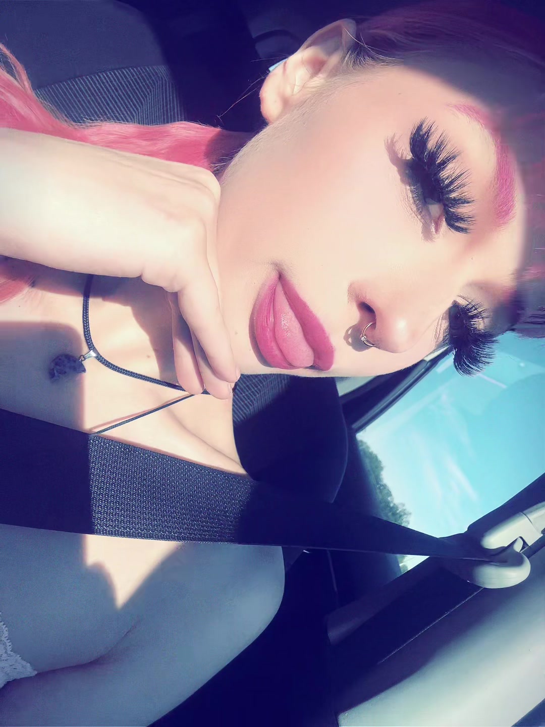 @leav3emilyalone