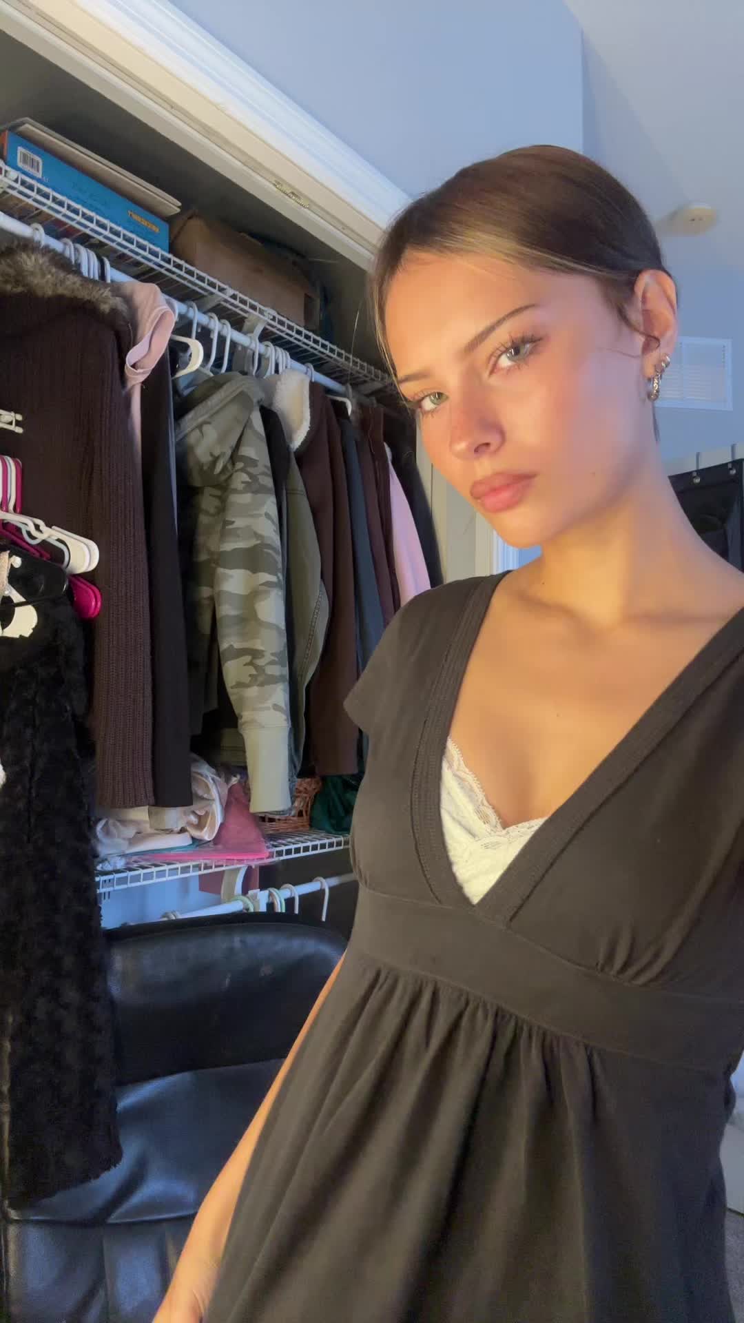 @:3