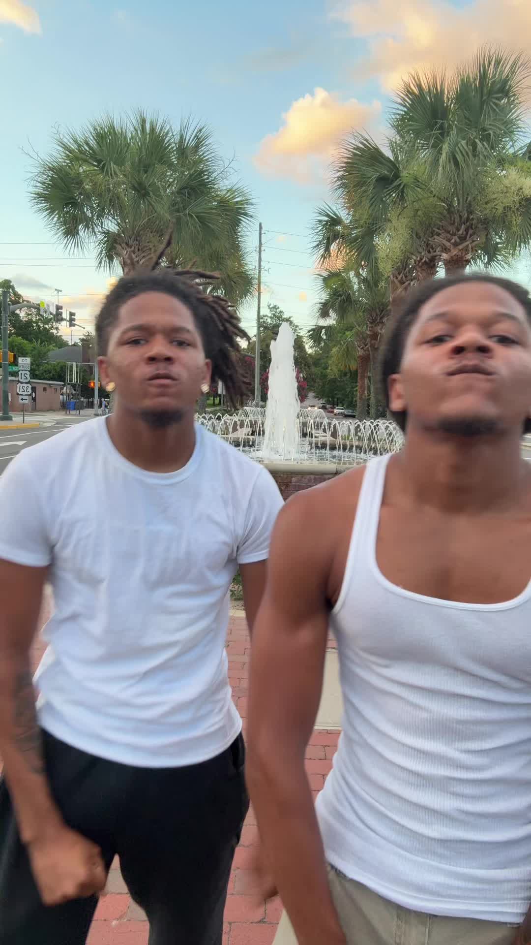 @Ghettotwins_