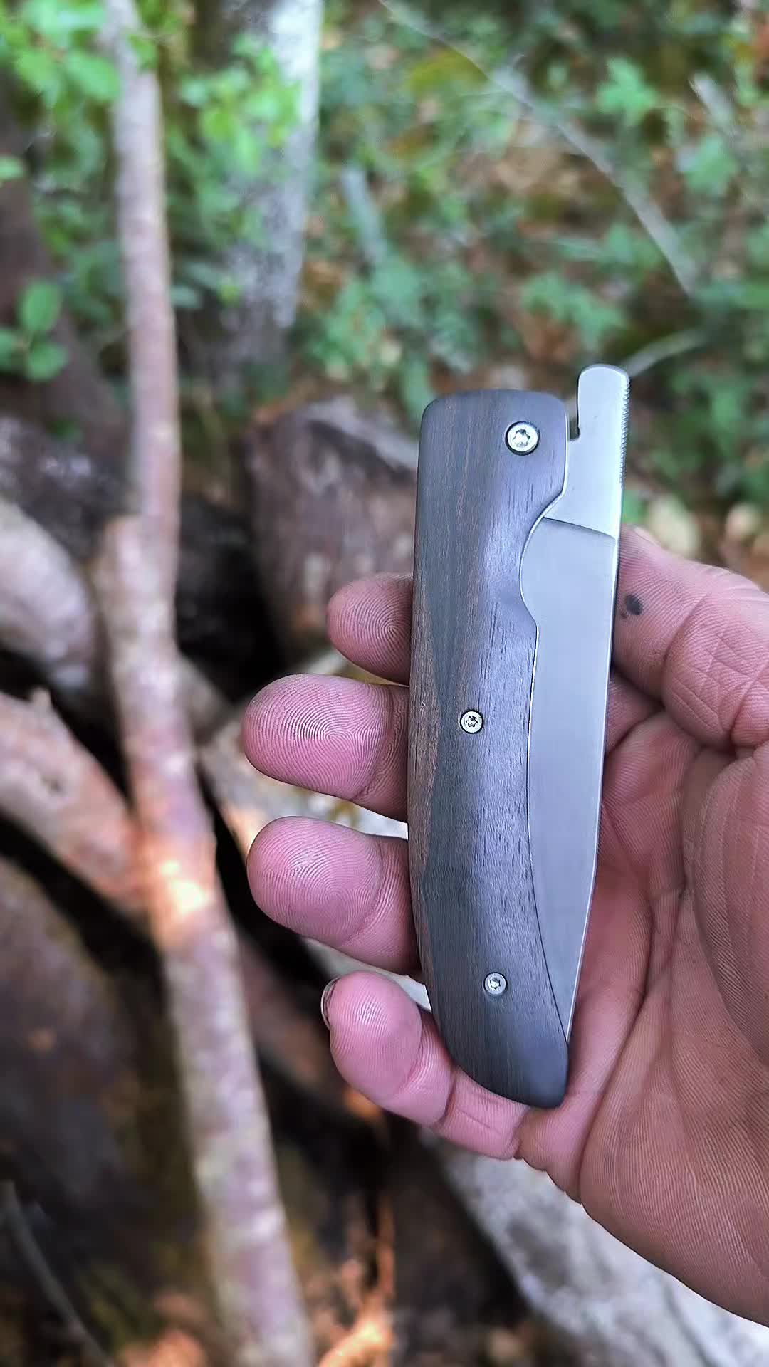 @vrcoutelier