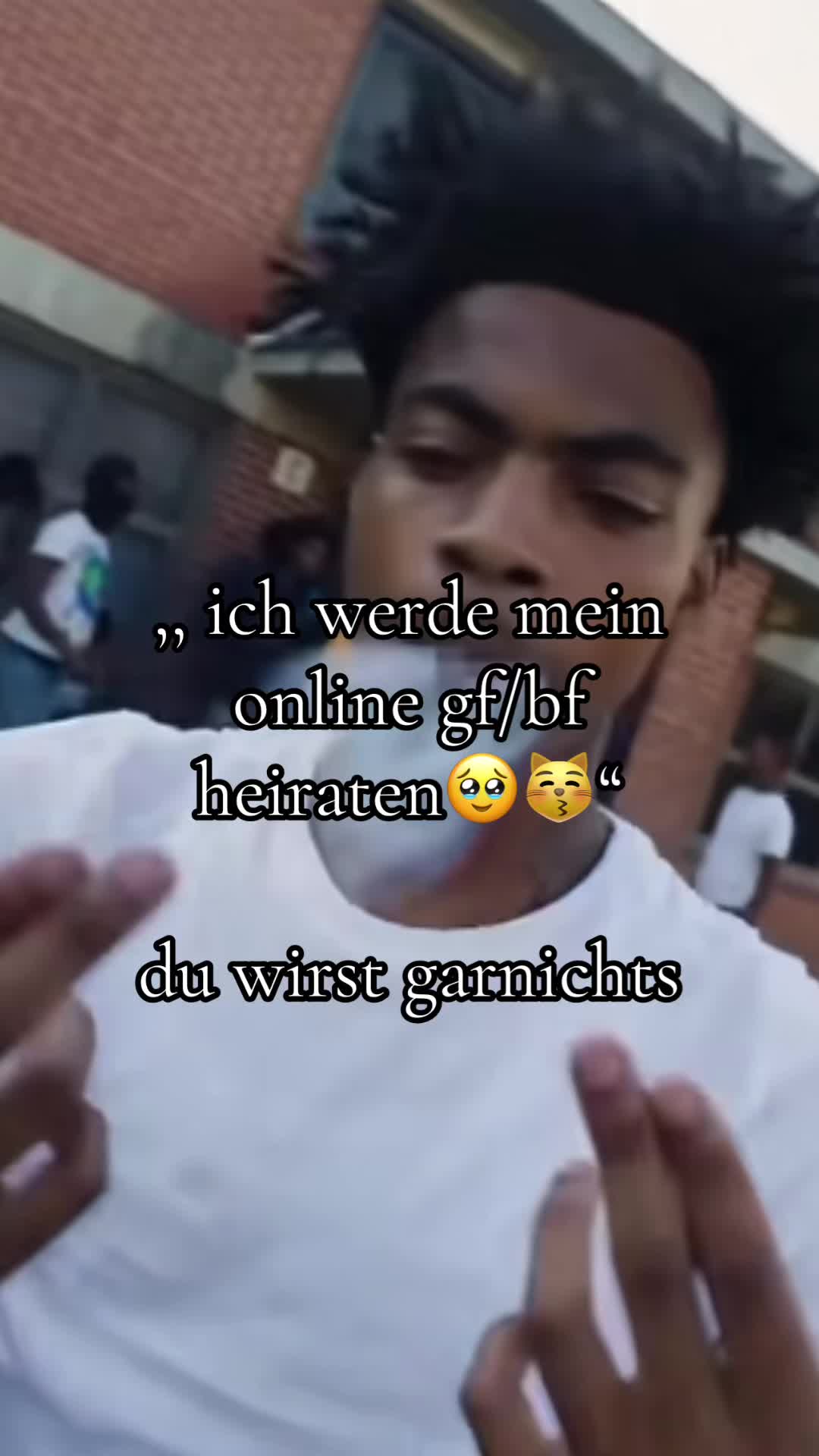 @⃟