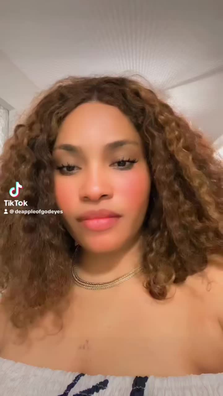 @DeappleofGodeye