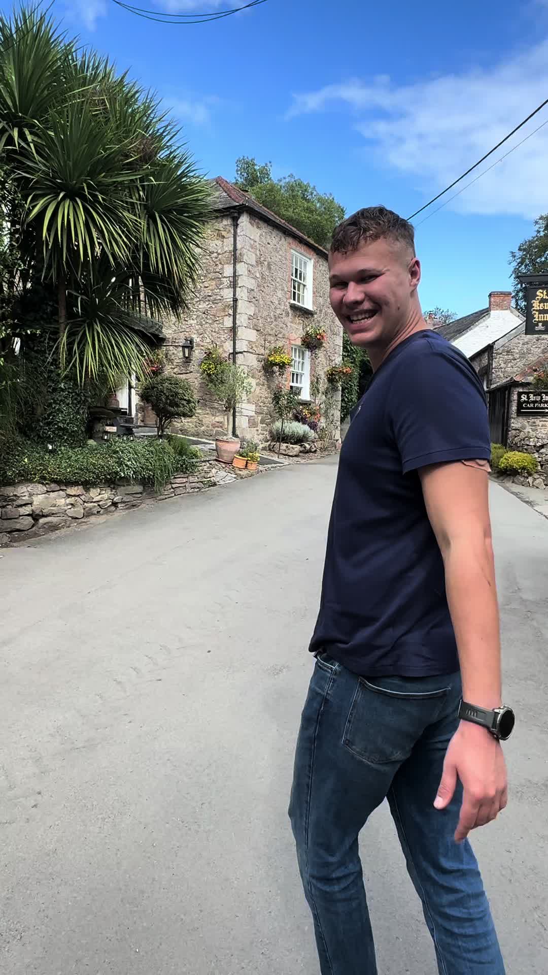 @mikecurrie_