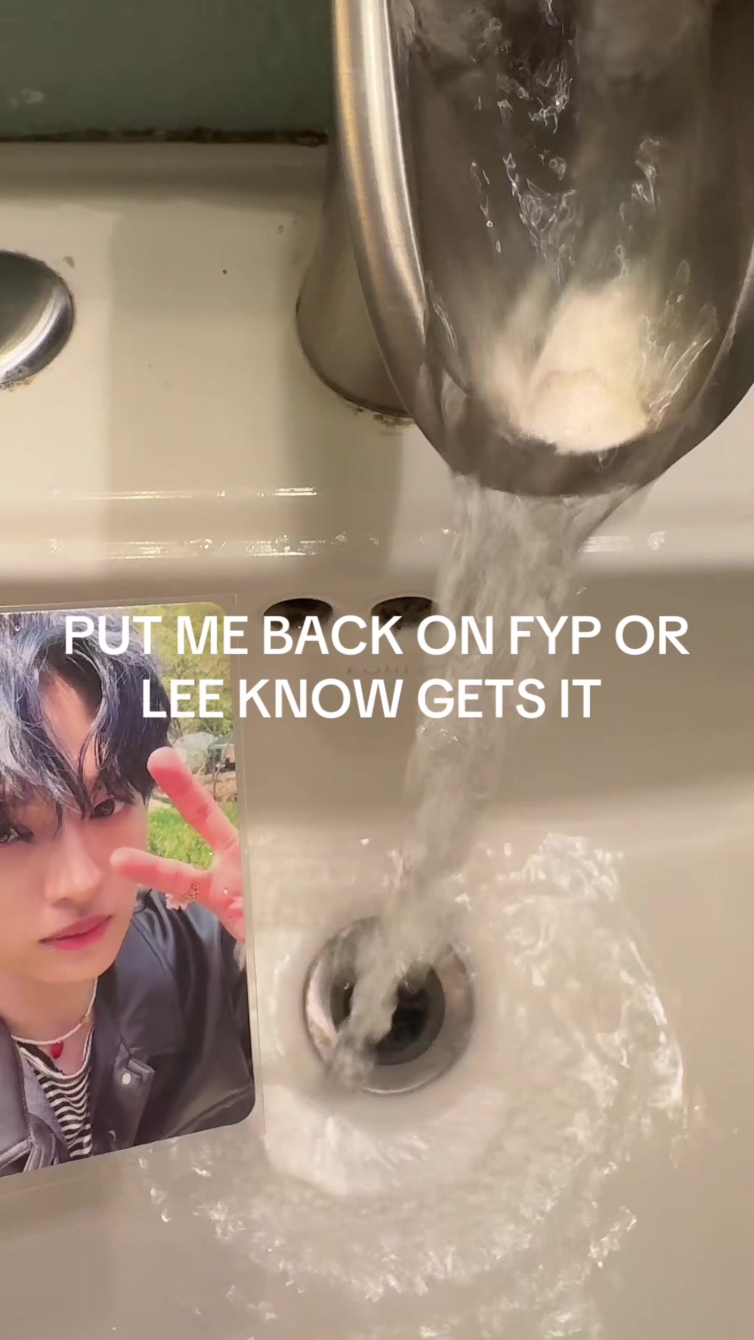 @E ღ༻ 🐧