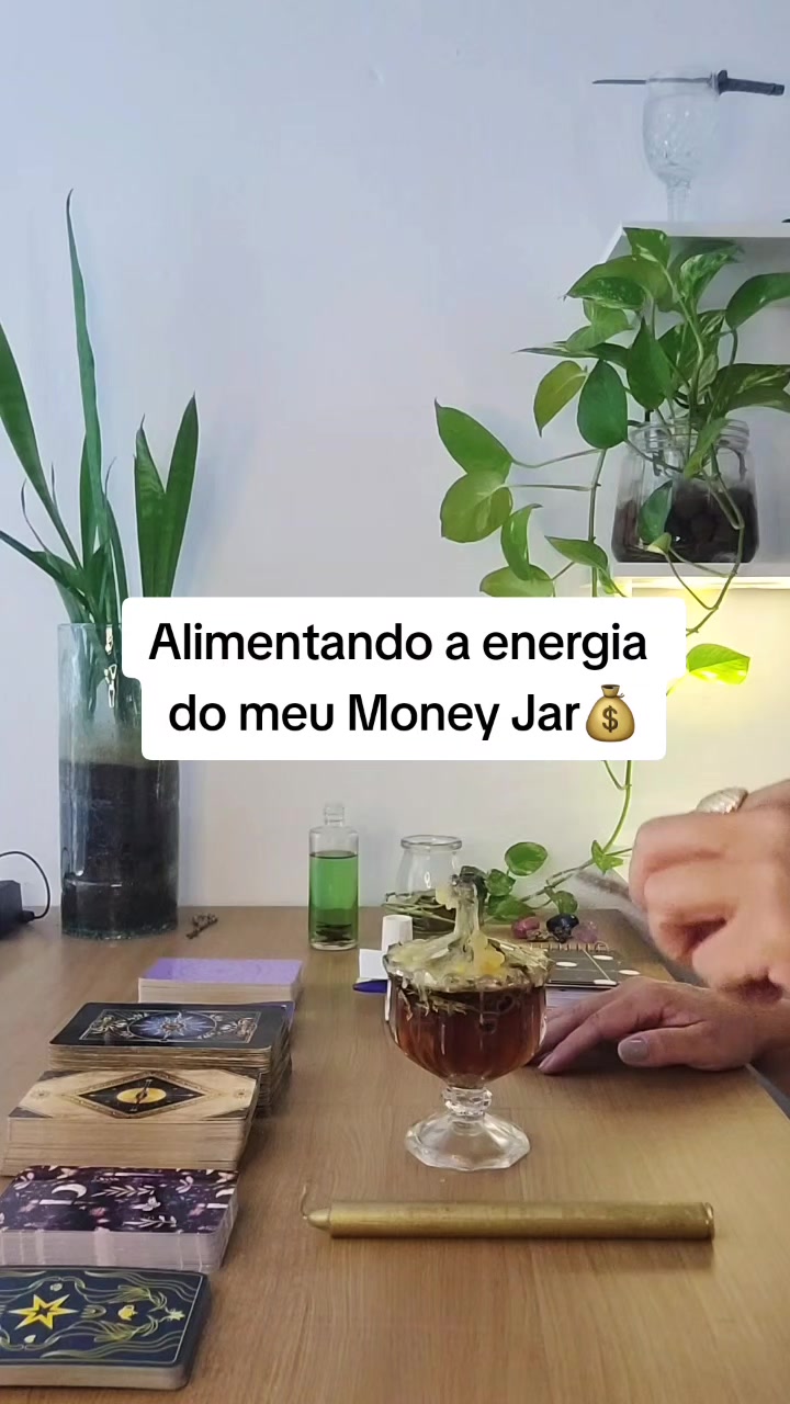 @Luu Gualtieri | Taróloga