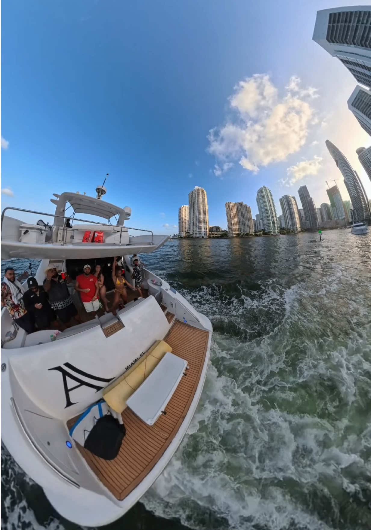 @JUSTCRUISINMIA