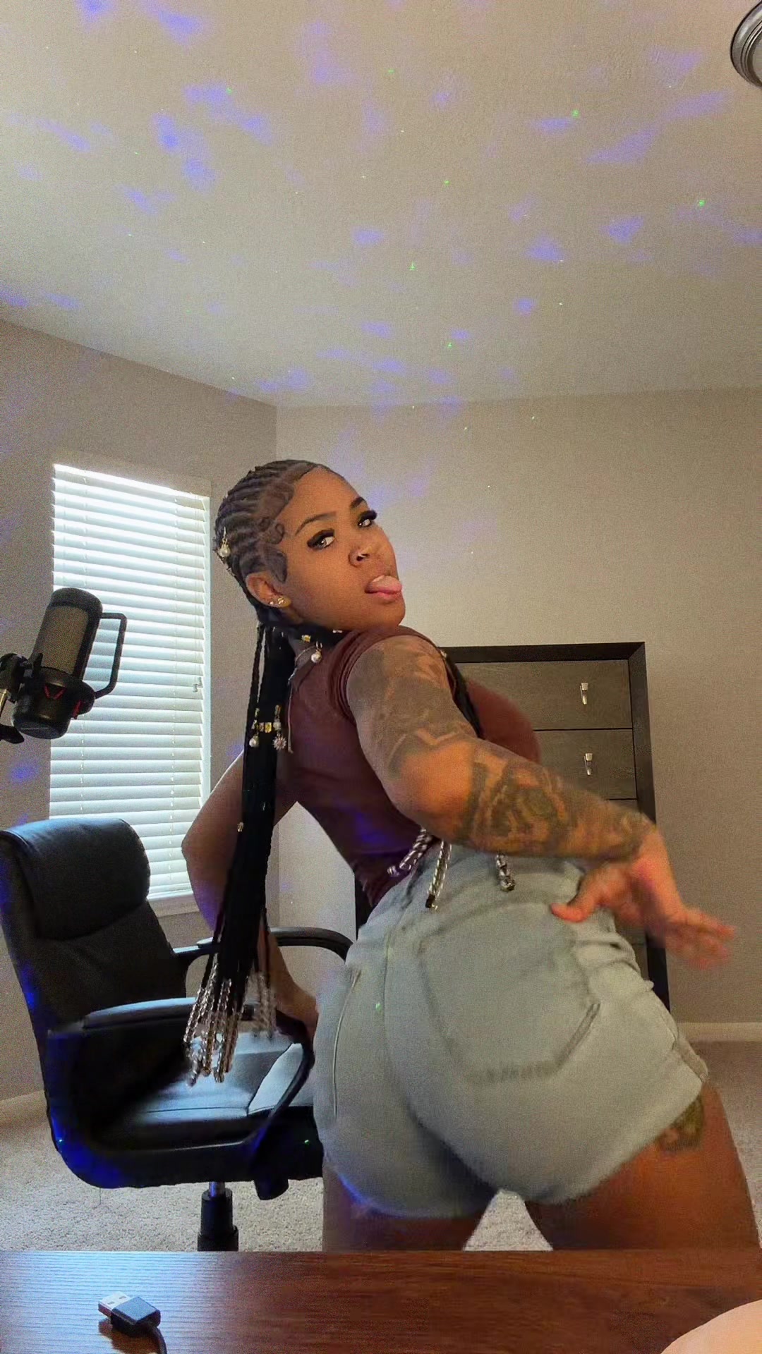 @TrinTrin