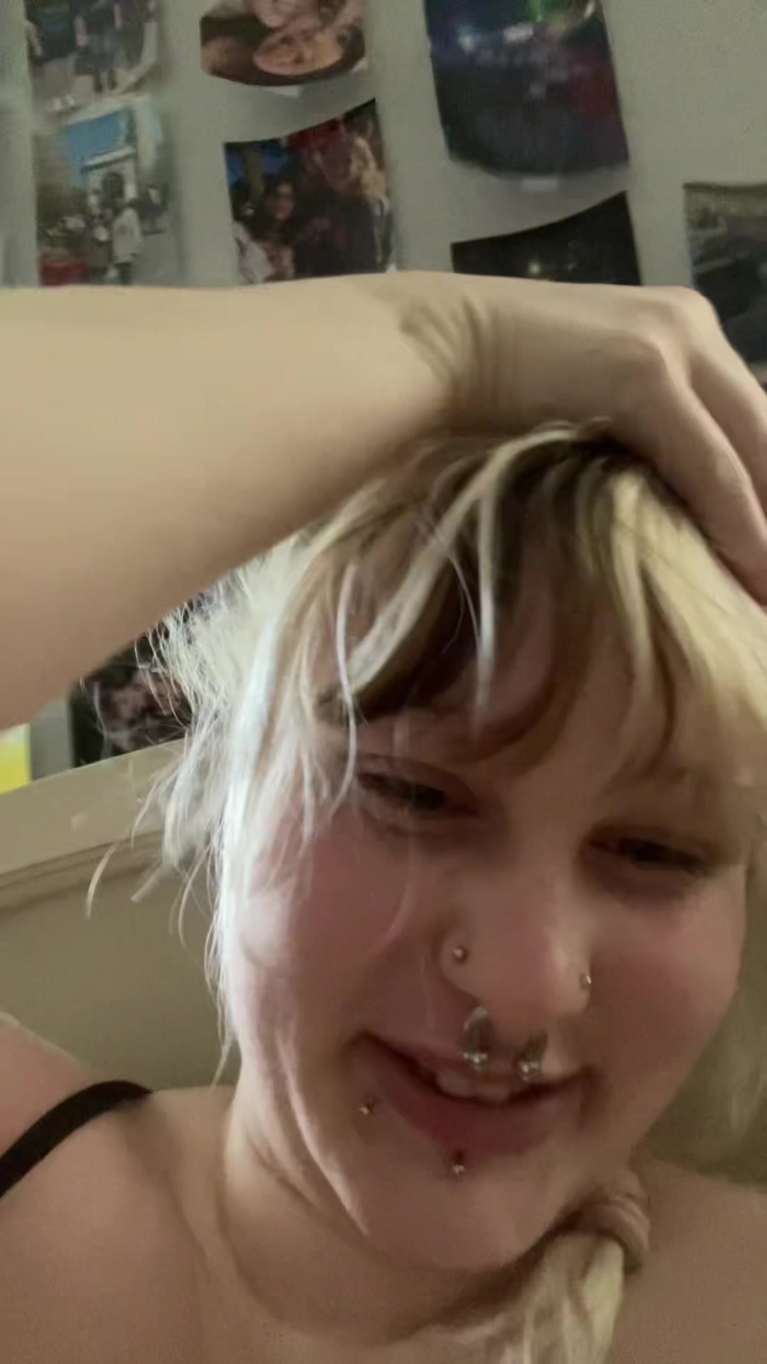 @(stella) not underboob