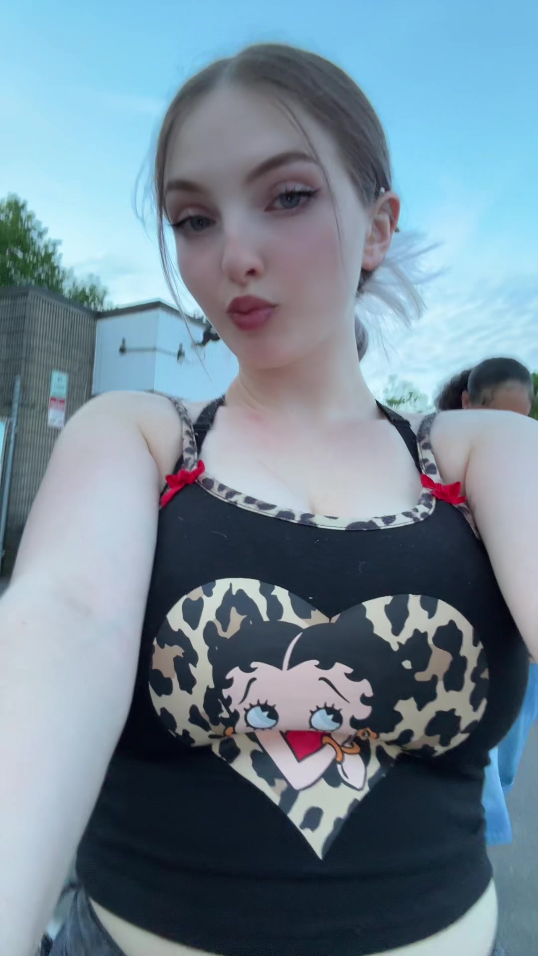 @Miabella