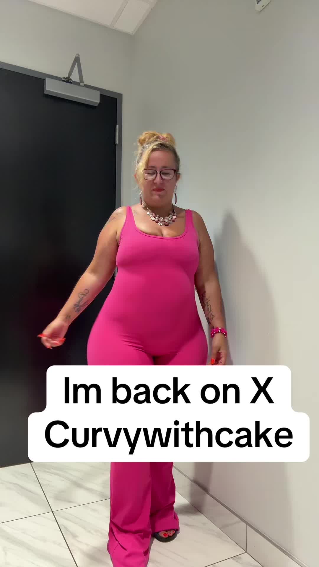 @curvywithcake🍍🌈