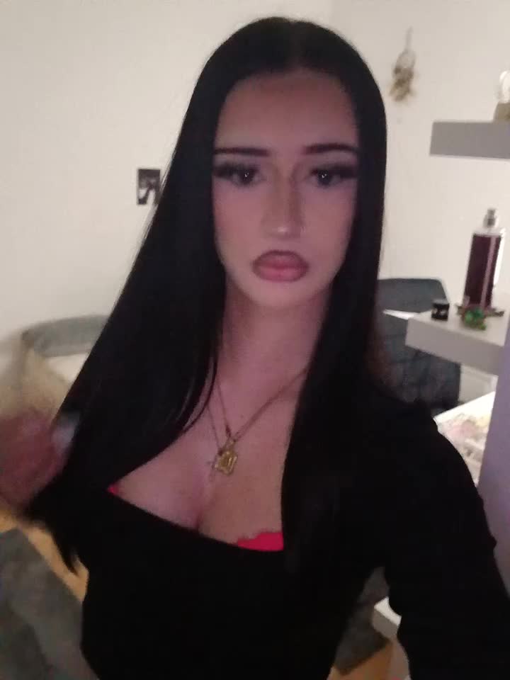 @𝓔𝓵𝓵𝔂❄️