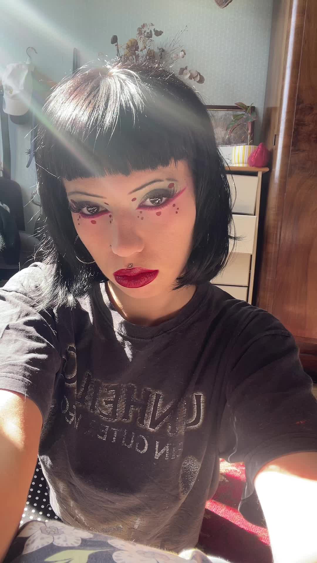 @Julia 🩴🫦