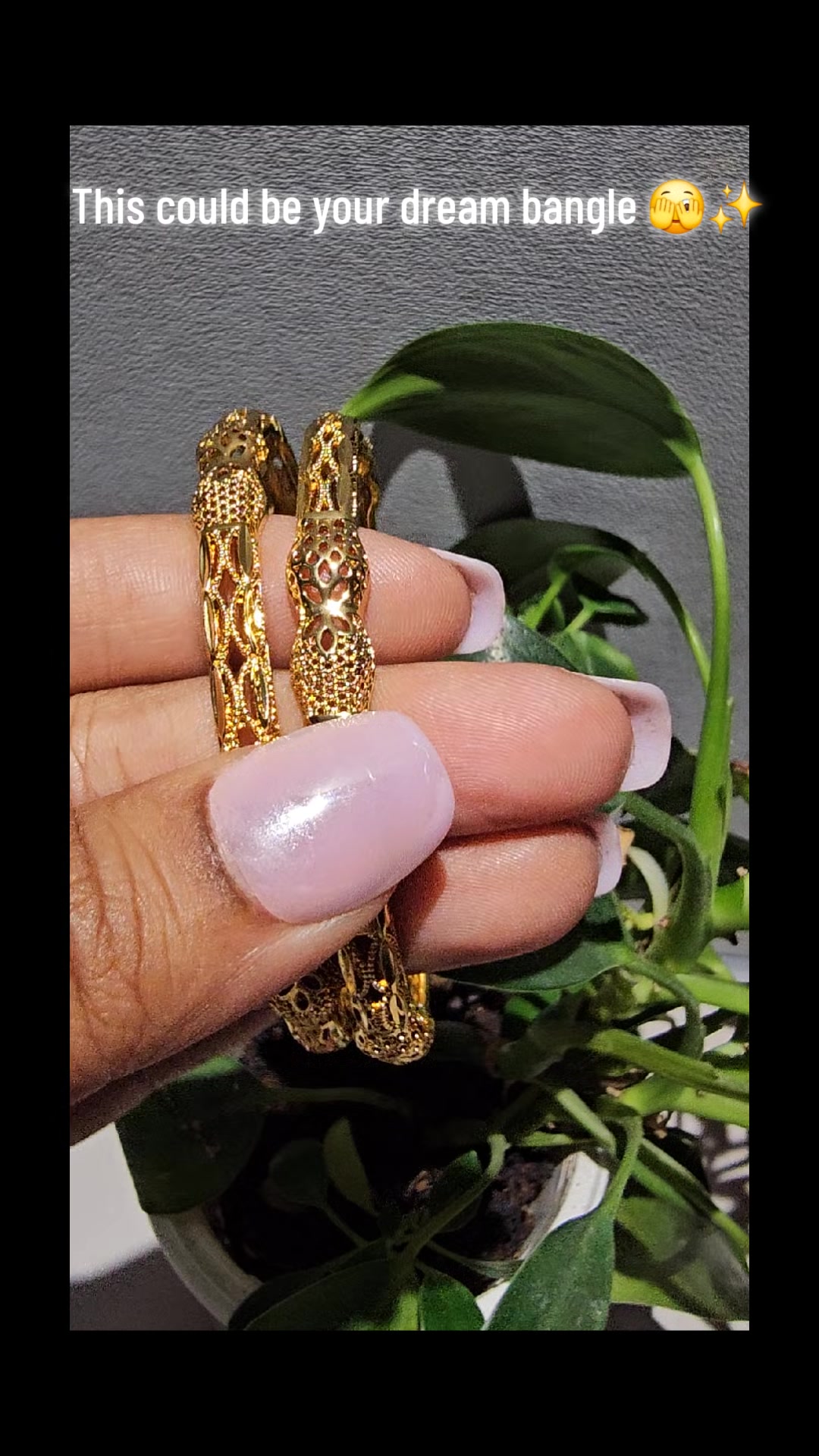 @KarizmaFashion