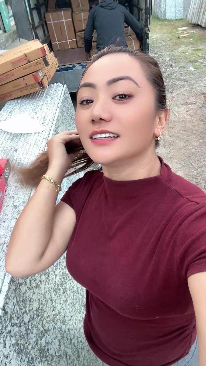 @Hira Maya Waiba