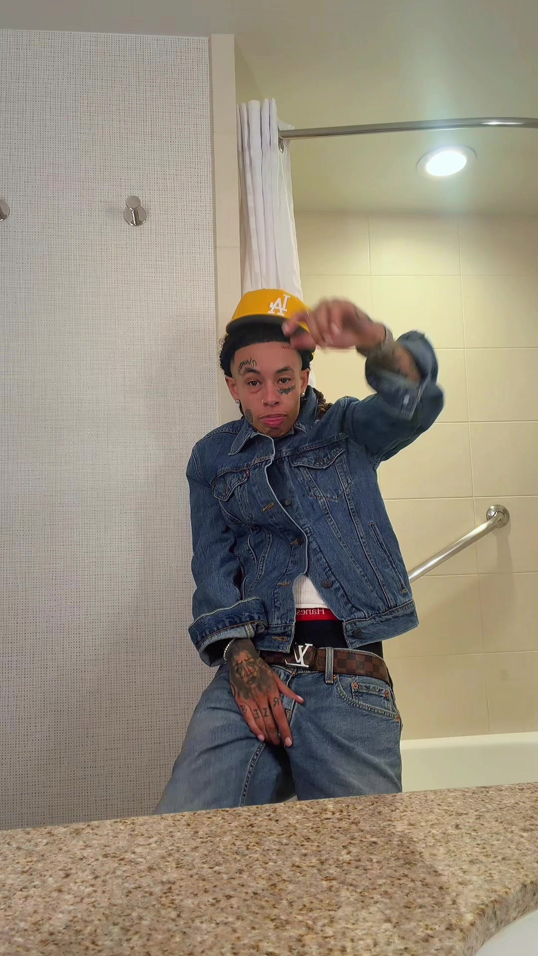 @Theofficial.cb2