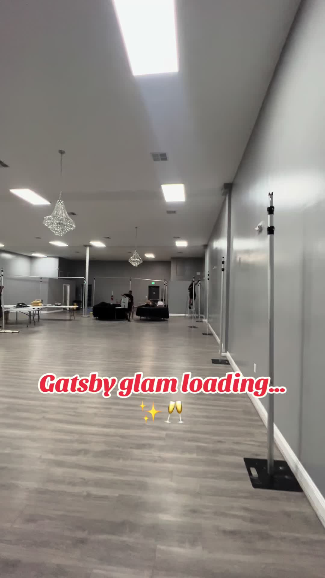 @HollywoodNisha