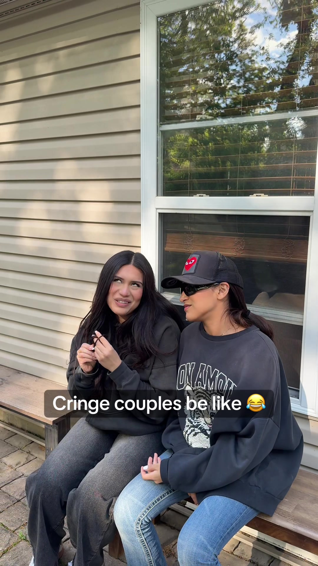 @Hermanas&ensp;V