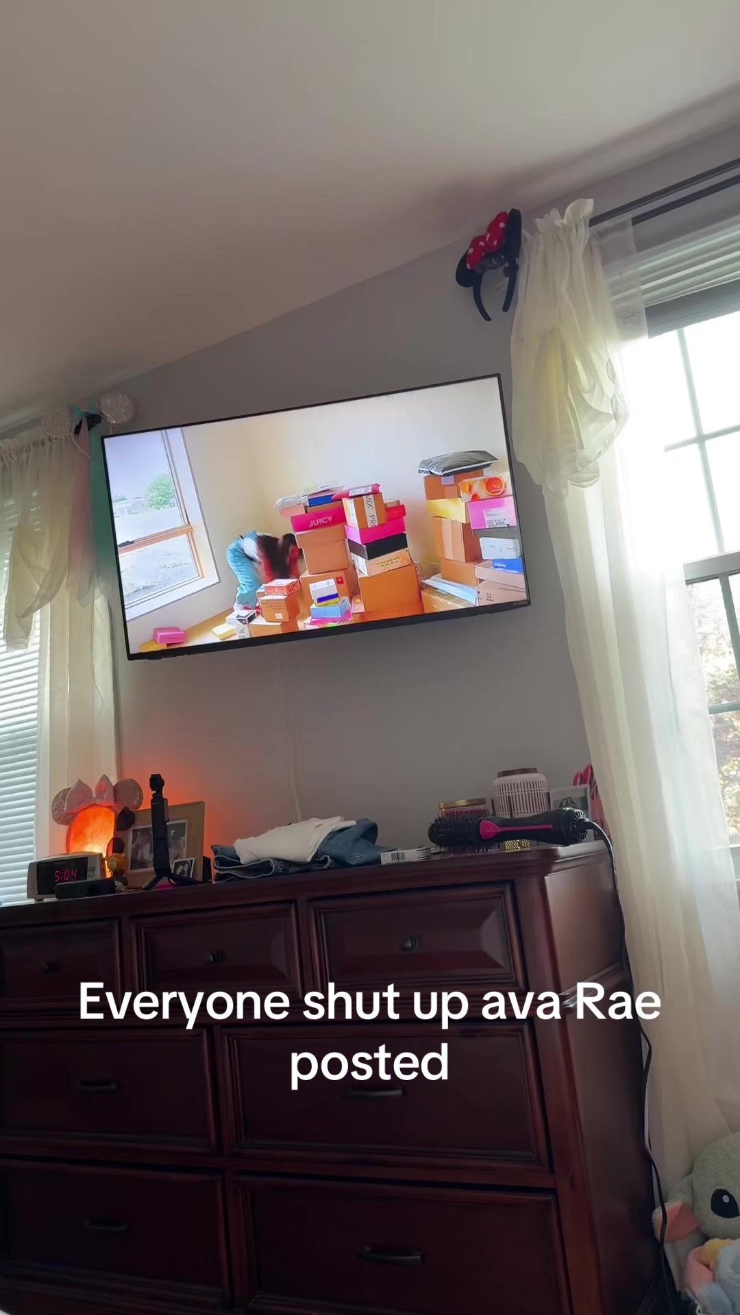 @itsjustcarriee