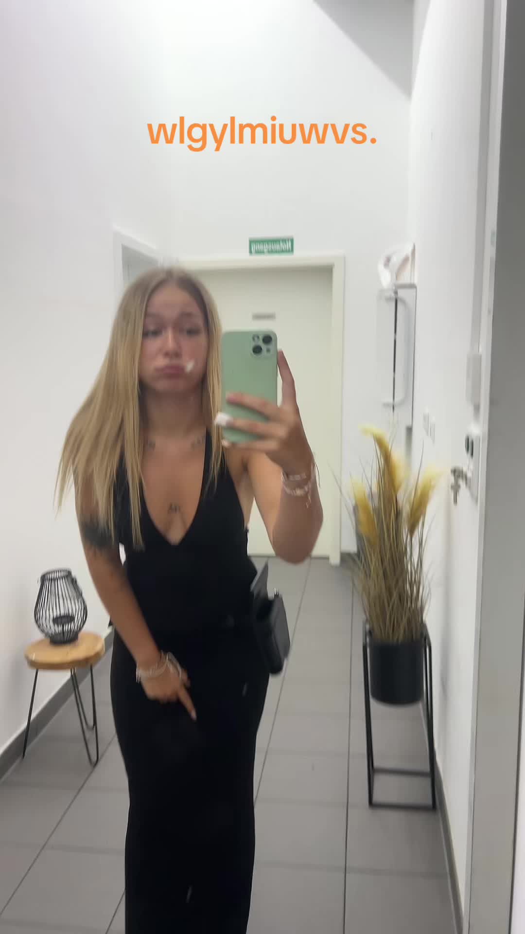 @wzzlilli_