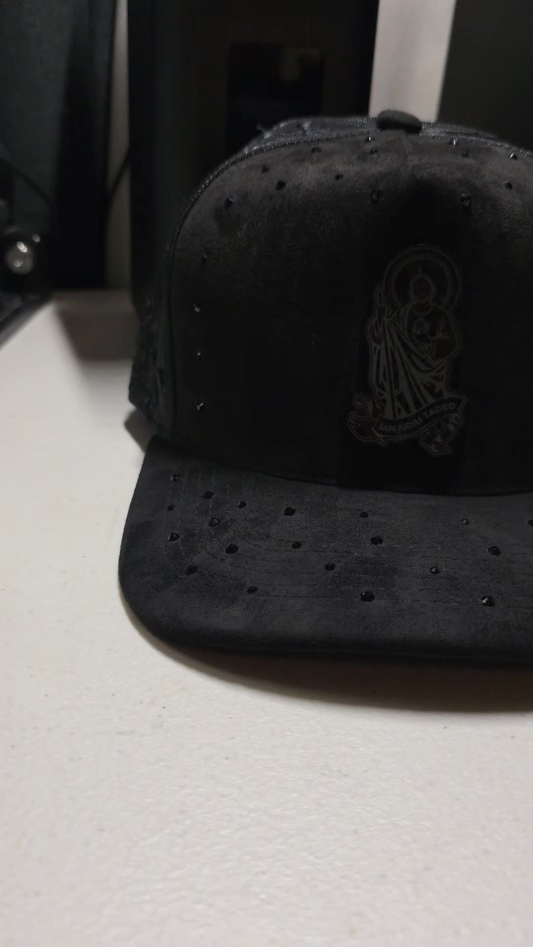 @LEO’S DESIGNS & ENGRAVING