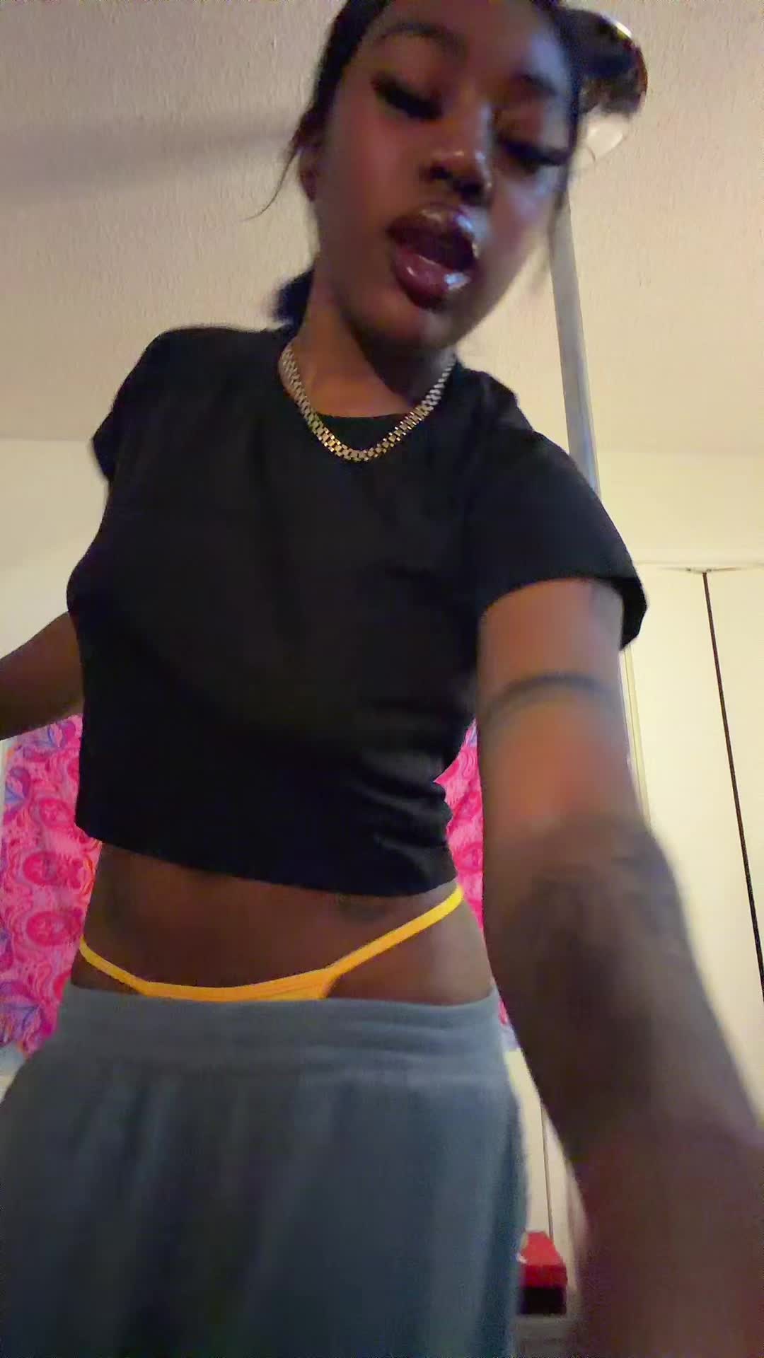 @PrettyTrapz 🦊