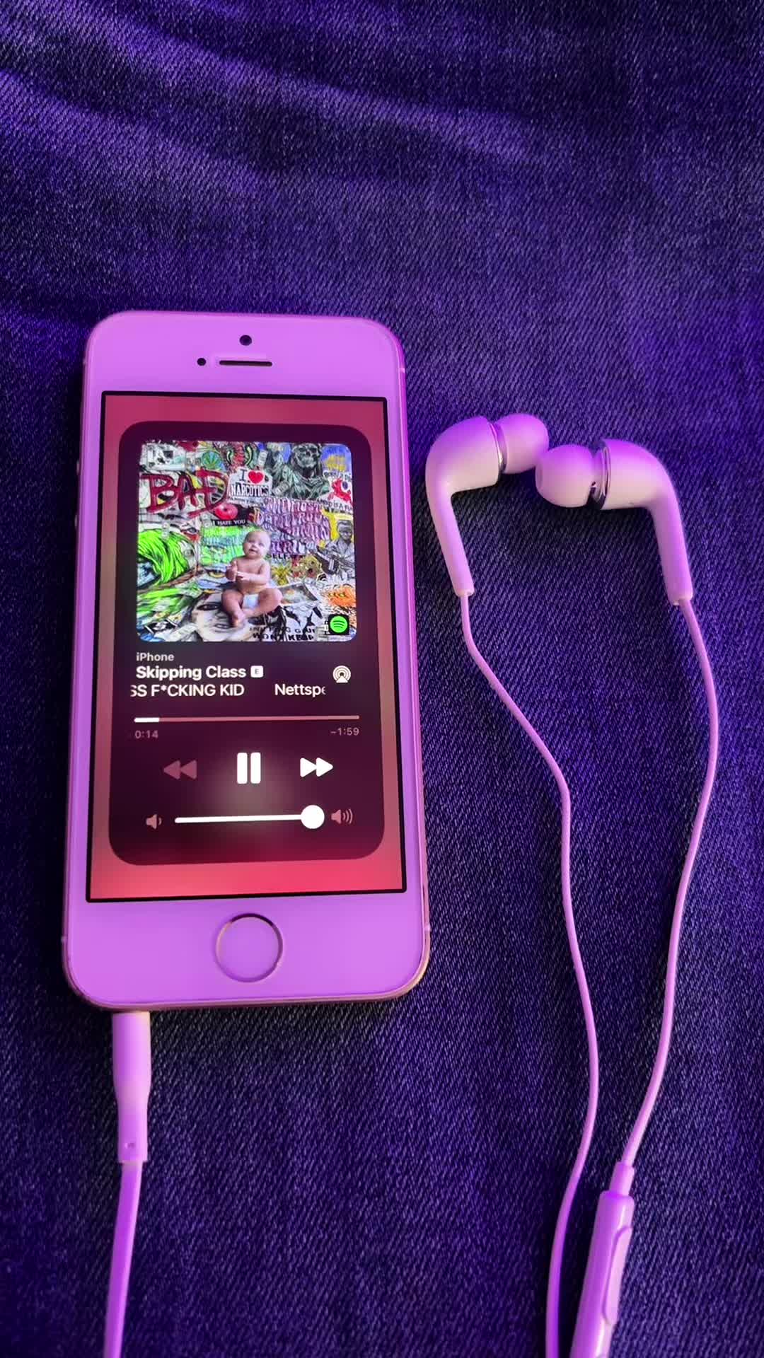 @𖣂