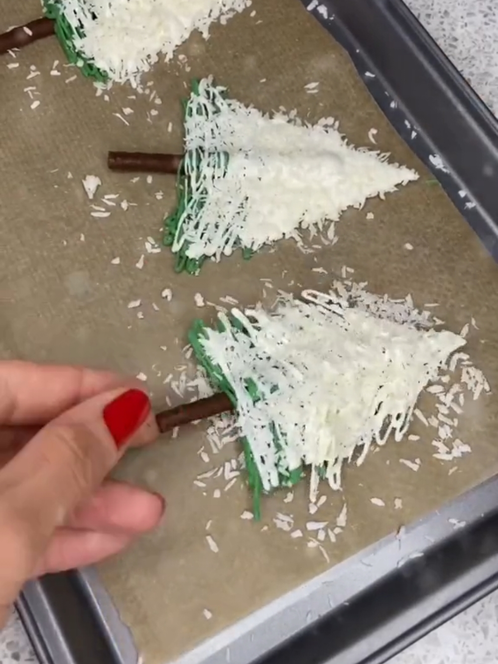 @CAKE DECORATING & BAKING TIPS