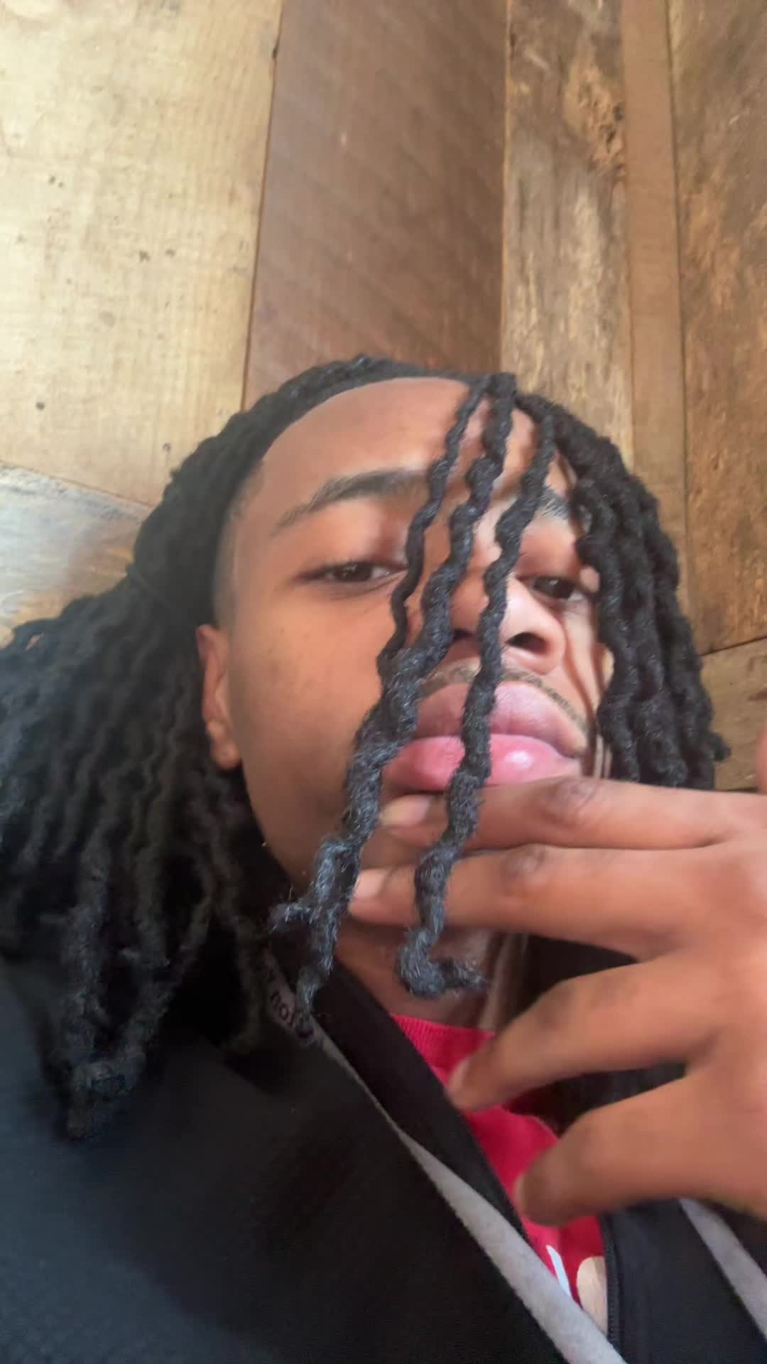 @Tj