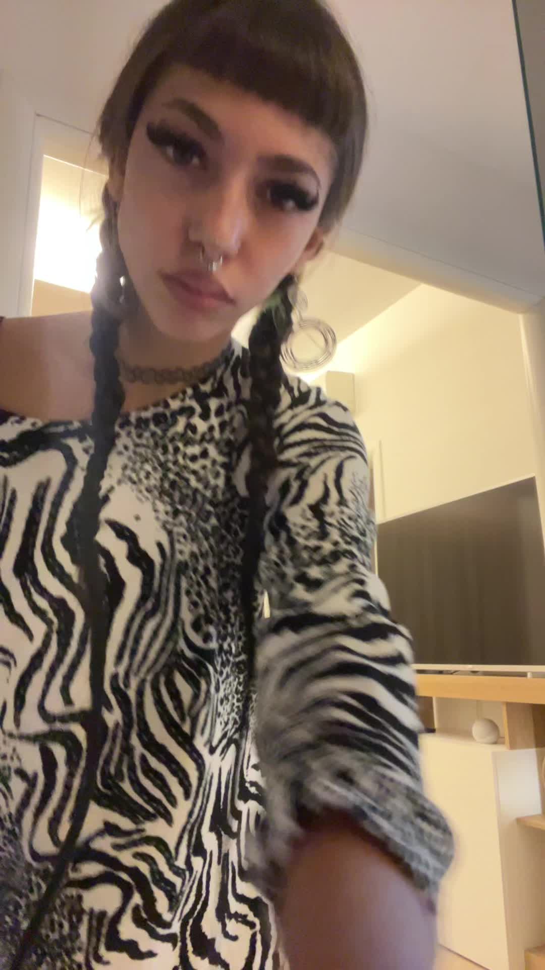 @lucertolona
