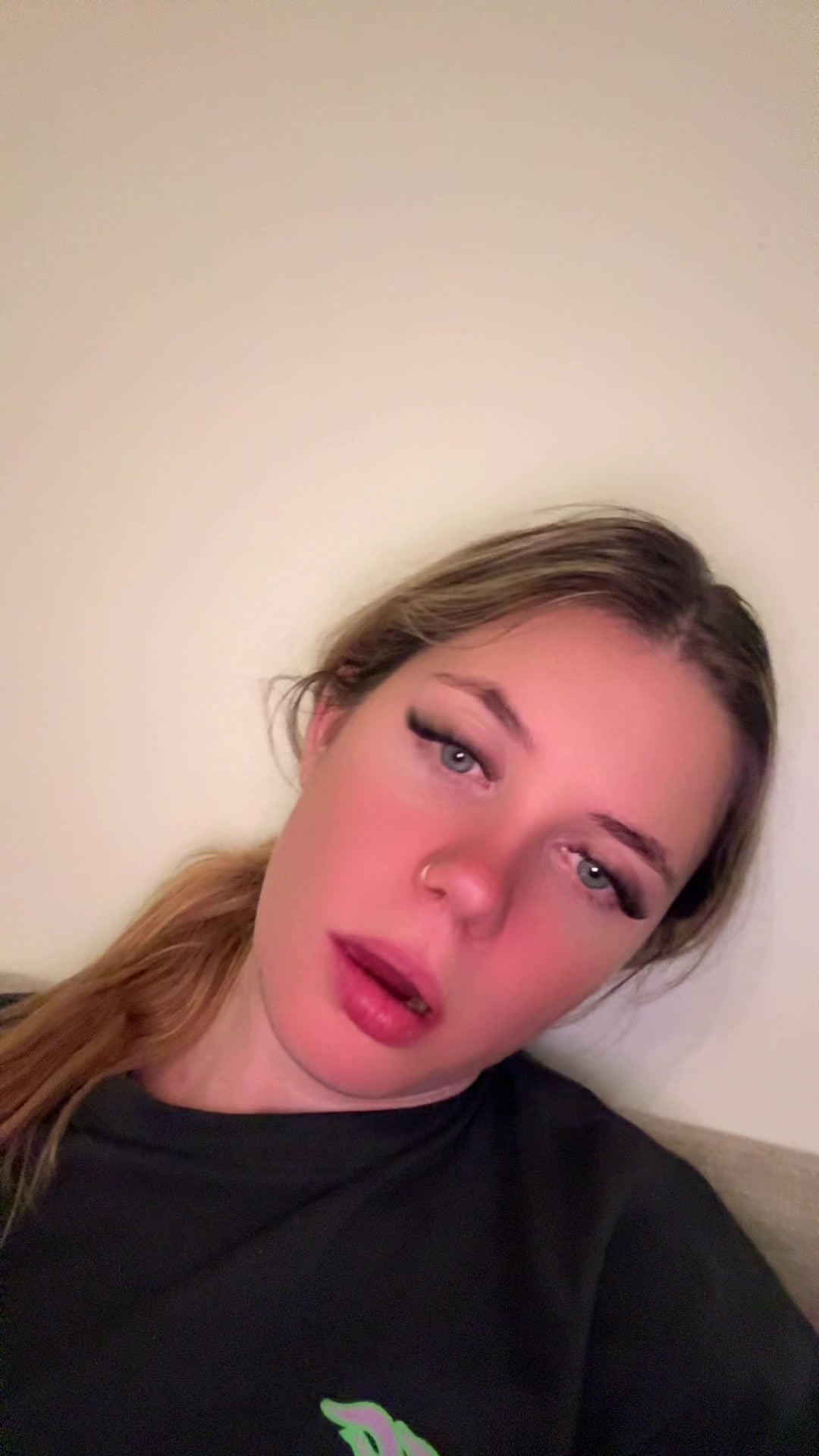 @Em𑣲