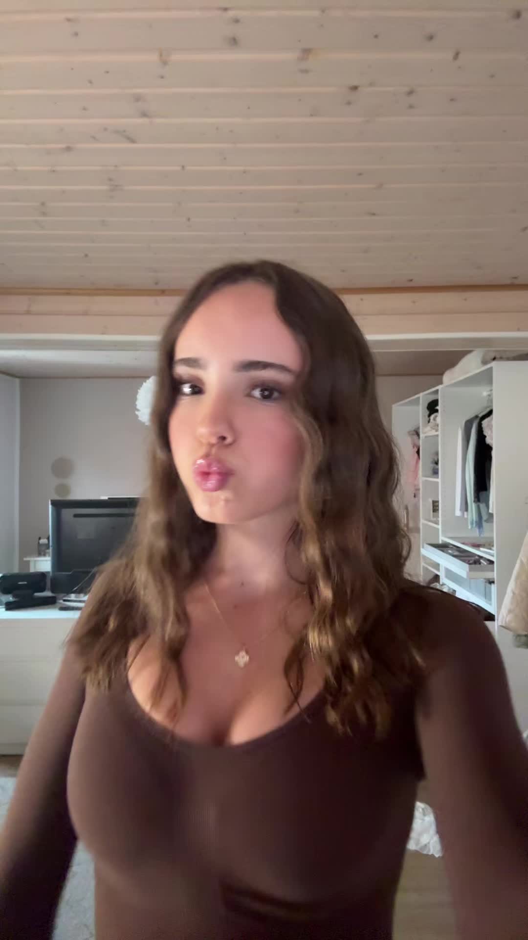 @𝑁𝐸𝐿𝐸 🪽