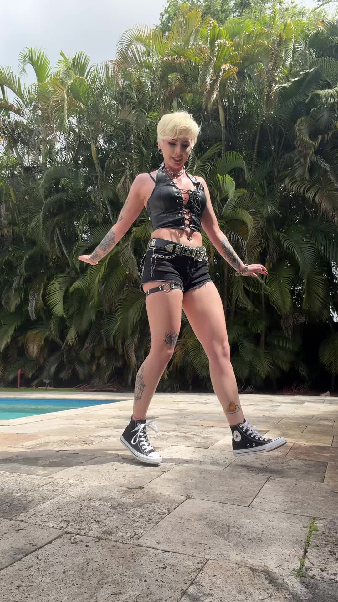 @reeyue