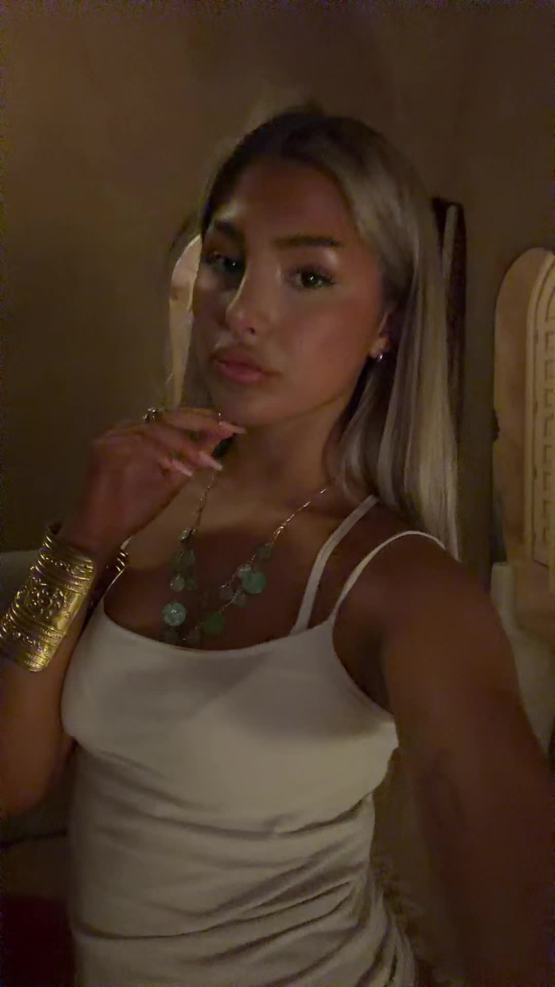 @blondiexbabe