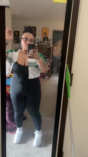 @missshoneyxx