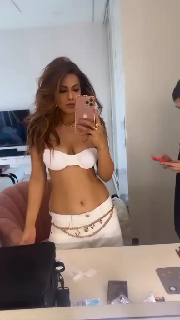 @nia Sharma