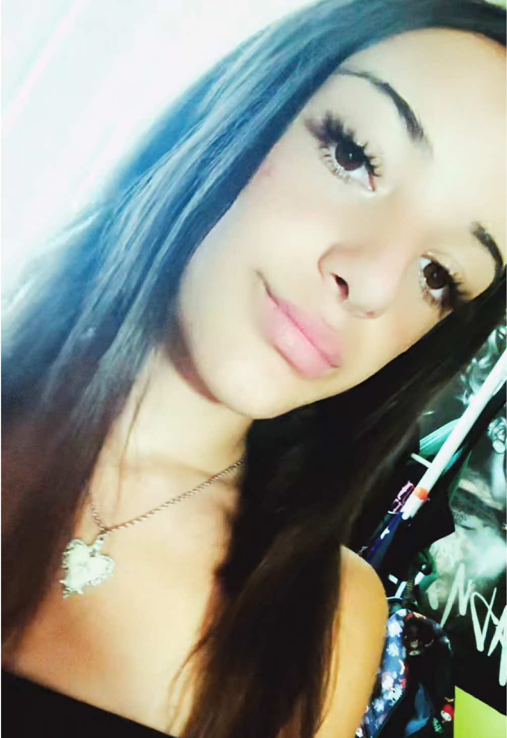 @tearsinmydollyeyes_