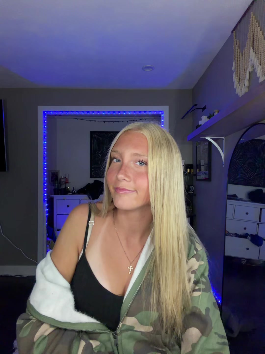 @👸🏼