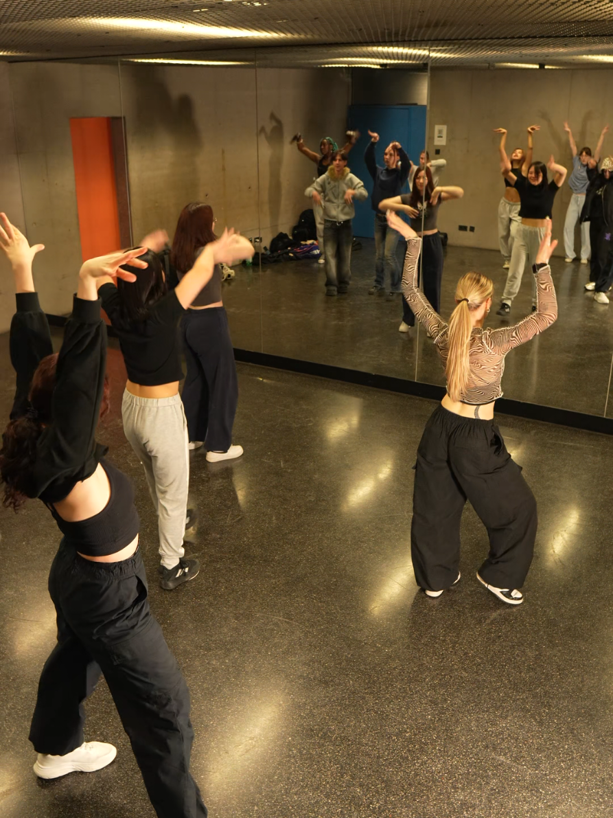 @VAO Dance Crew