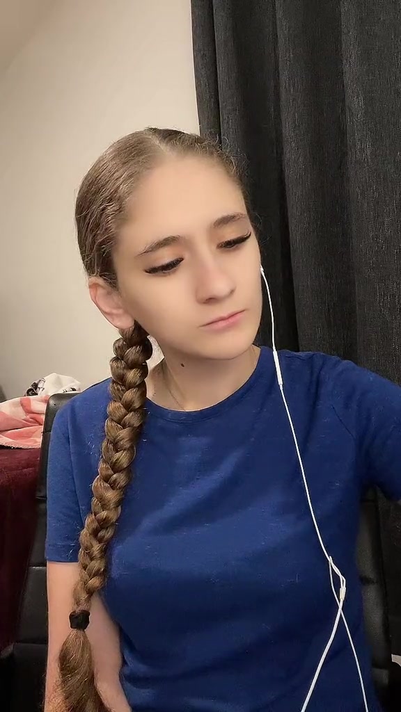 @Missphoebev