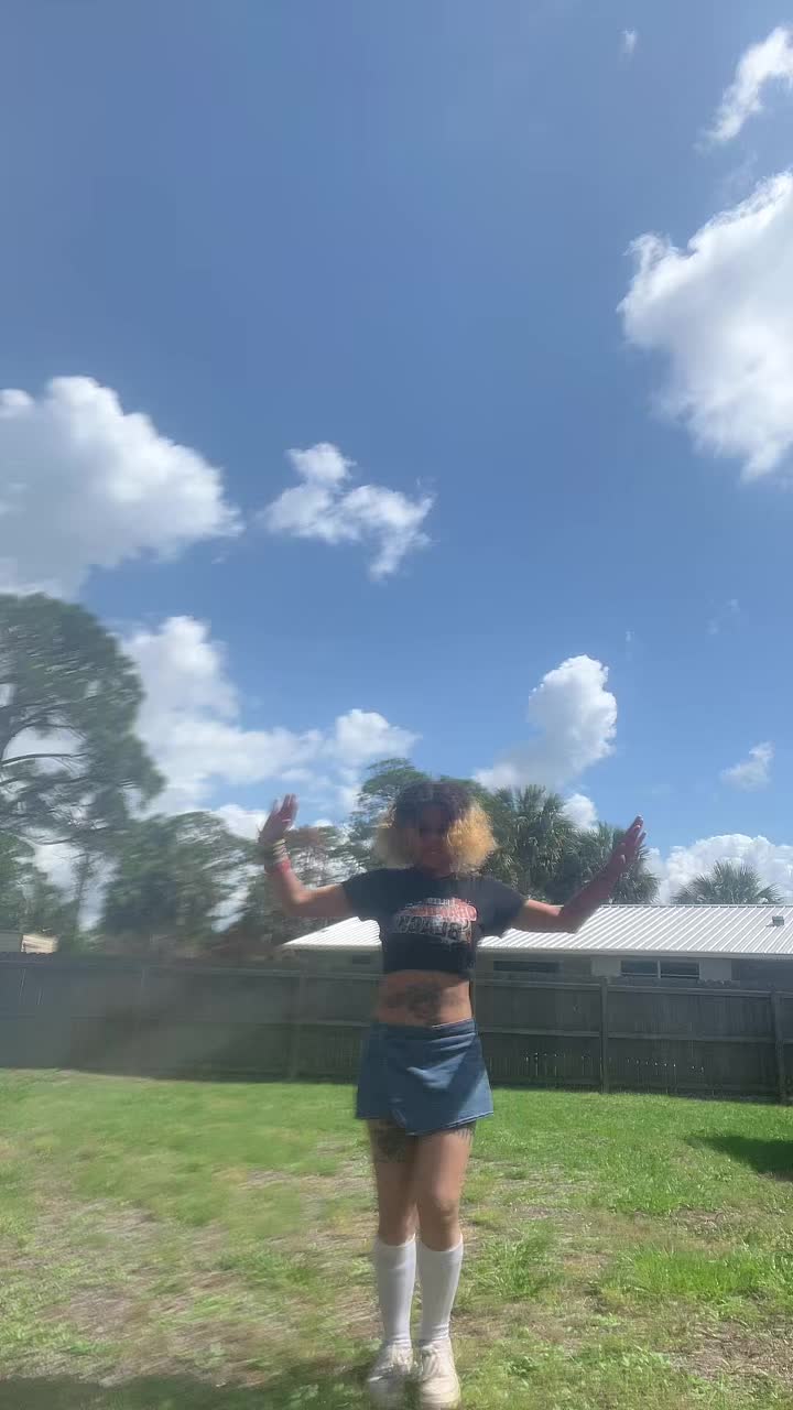 @CurlyHeadCutie