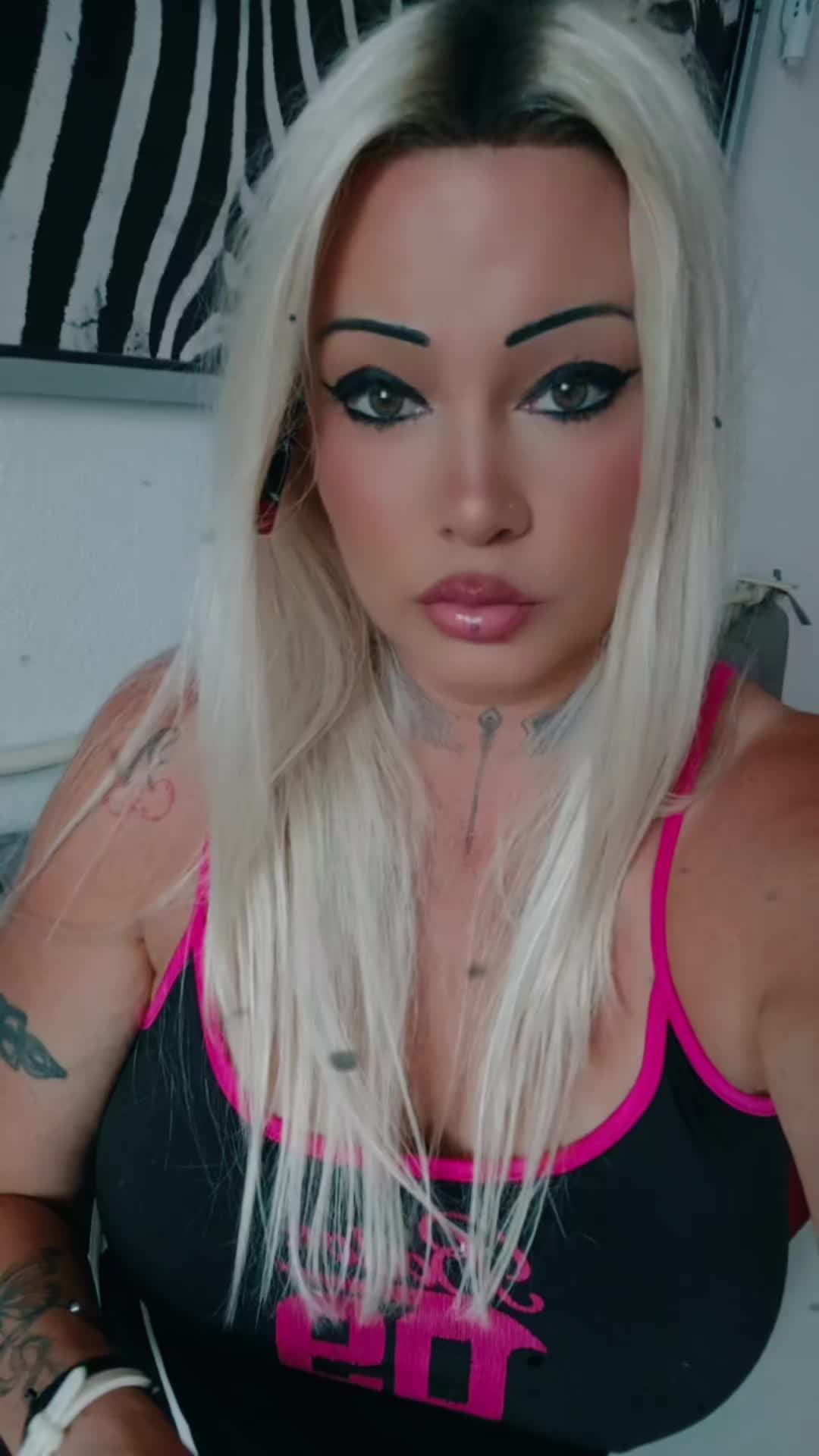 @🧡Sandy🧡 🤡 Pennywise Club 🎈