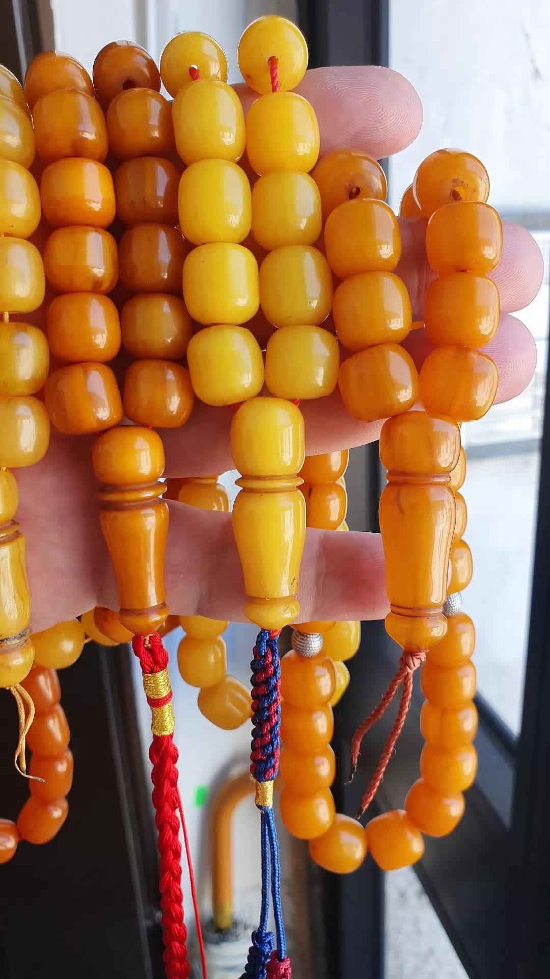 @إيطاليا للفضيات والسبح