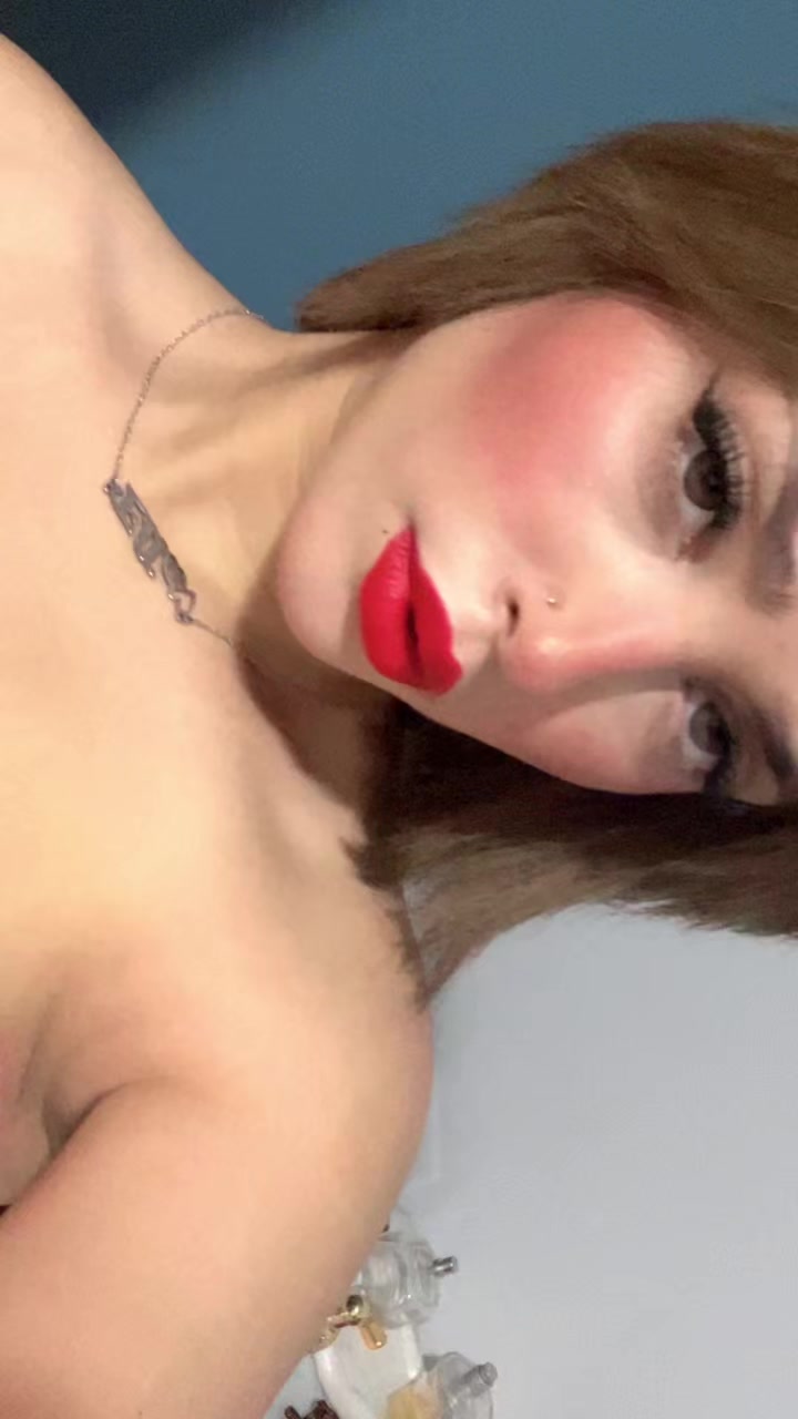 @𝐿𝒾𝓁𝓎 🦢