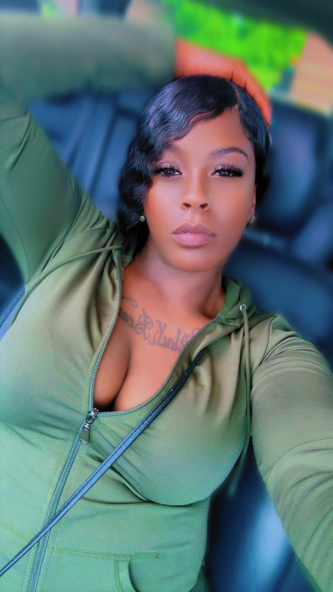 @lovelyRoni🥰